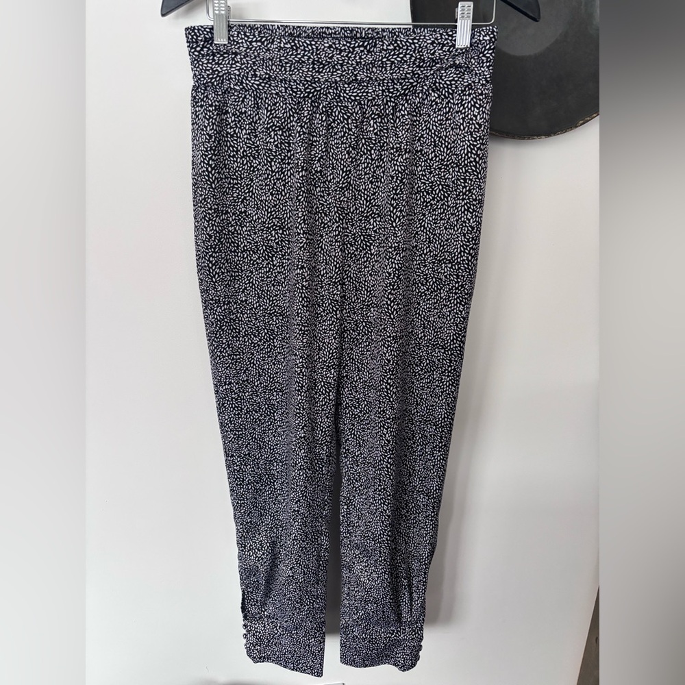 Abercrombie Black and White Patterned Pants Harem Style Sz Medium